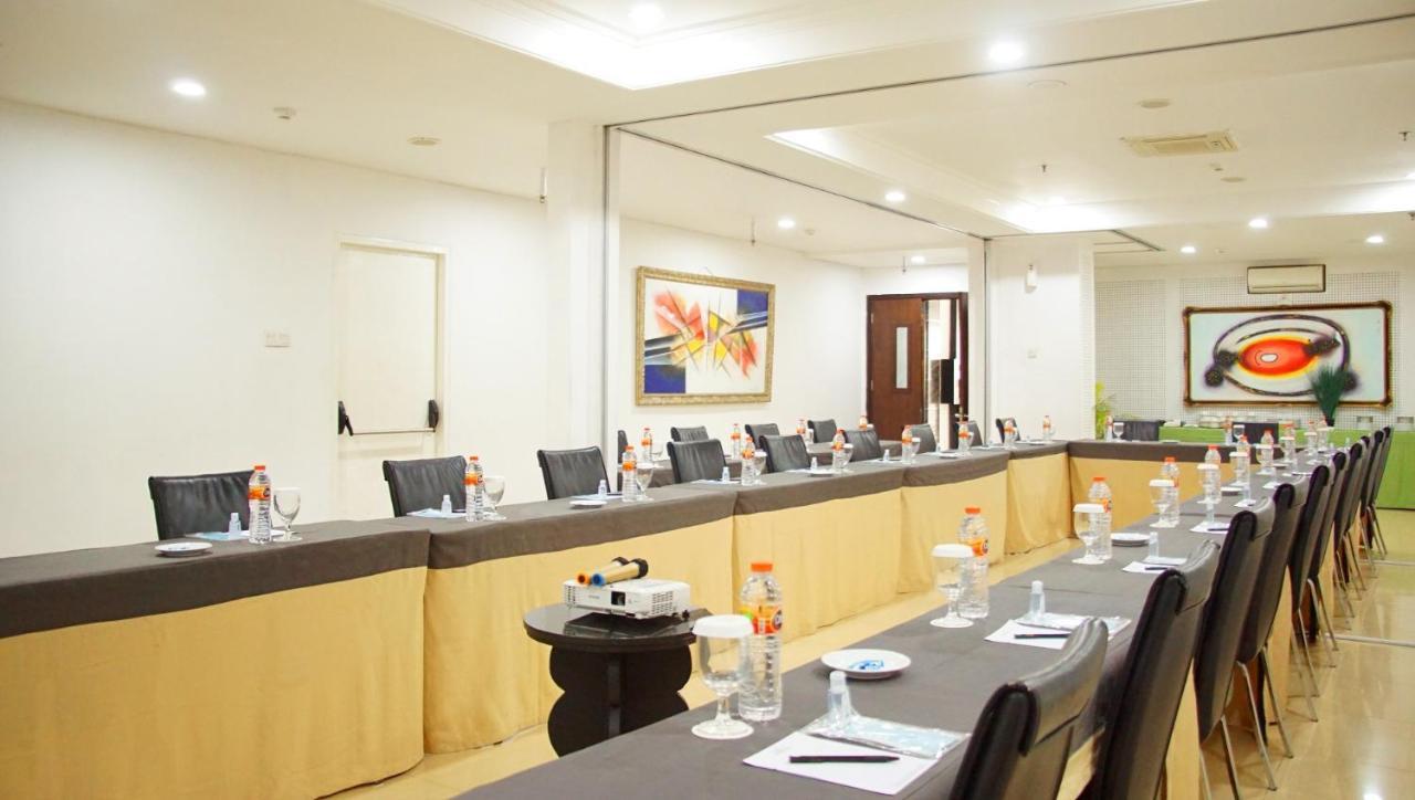 Gp Mega Kuningan Jakarta Exteriör bild