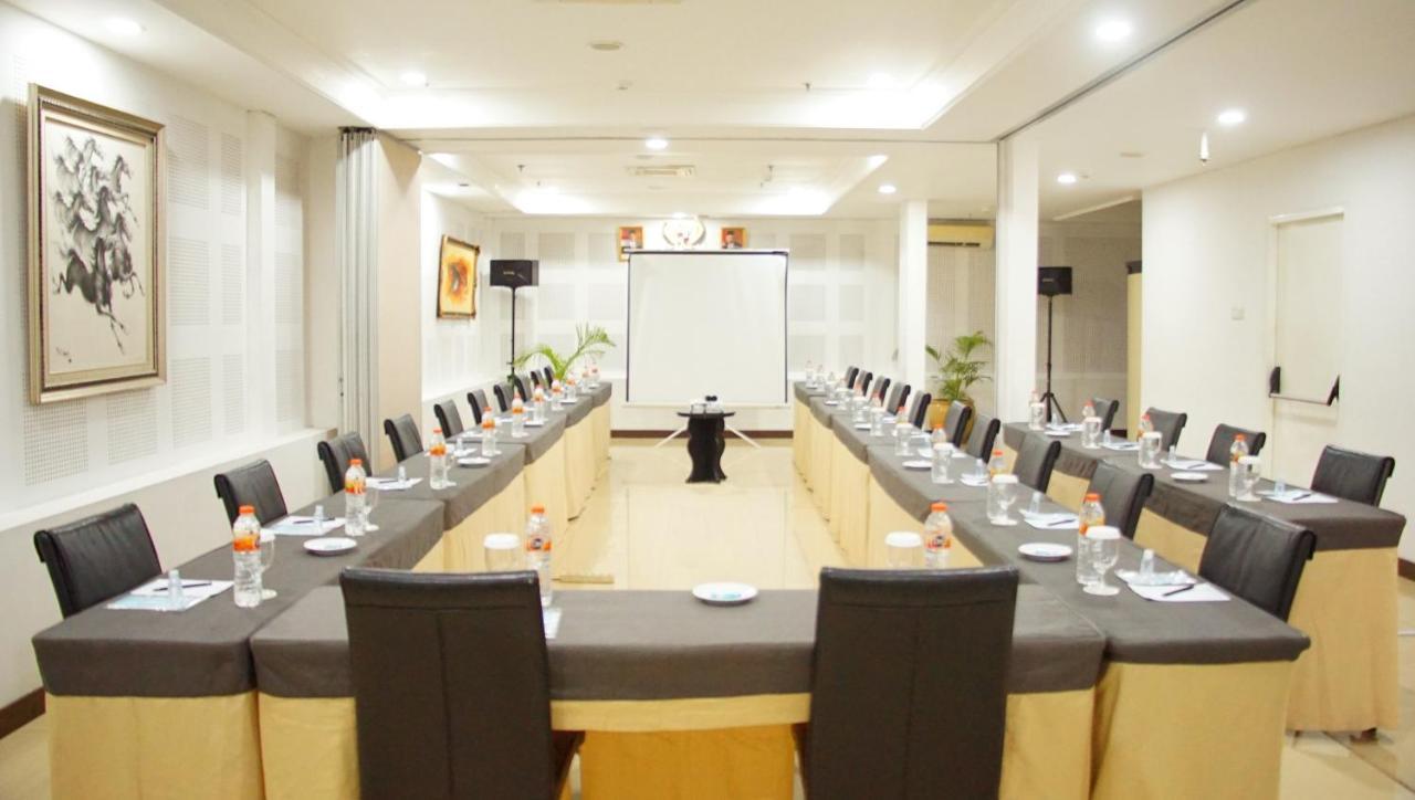 Gp Mega Kuningan Jakarta Exteriör bild